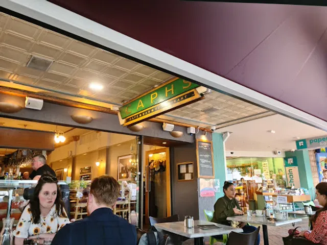 Caph's Restaurant & Bar