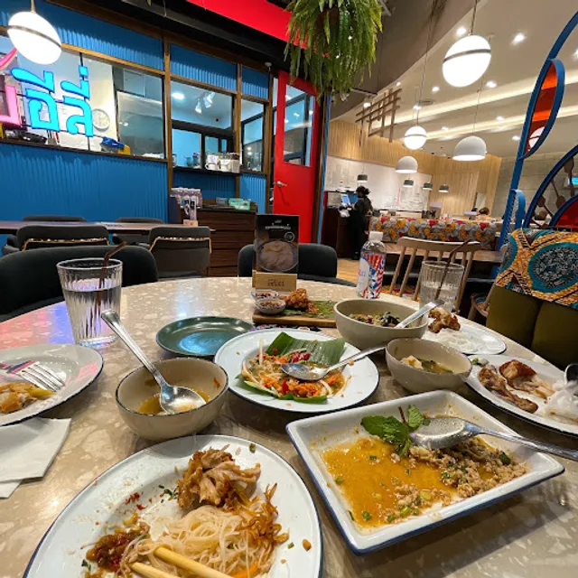 Zaab Eli Everyday Esplanade Ratchada