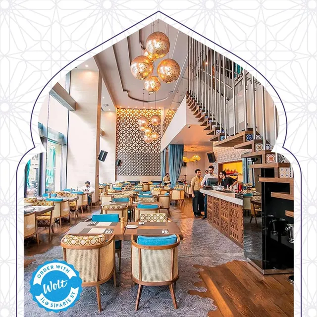 Movida Lounge and Dining