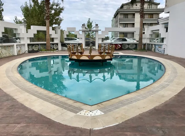 Grand De Luxe Amisos Hotel