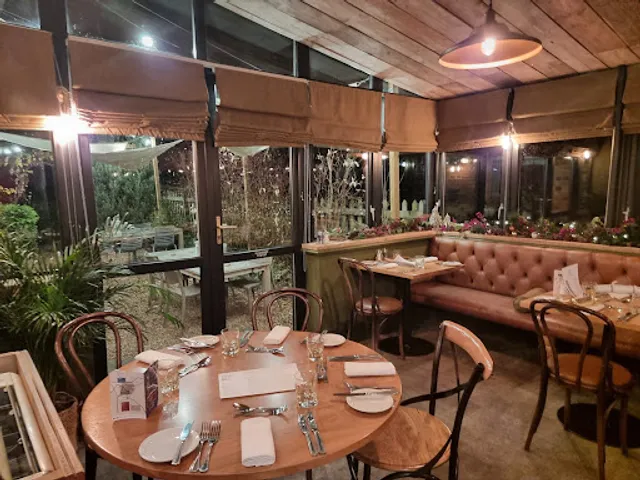 Perkins Bar & Bistro