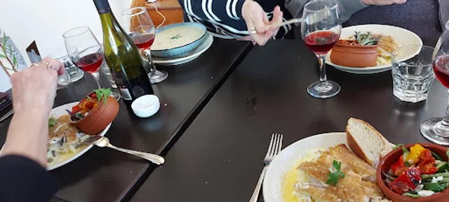 Little Norfolk Bay Bistro & Chalets