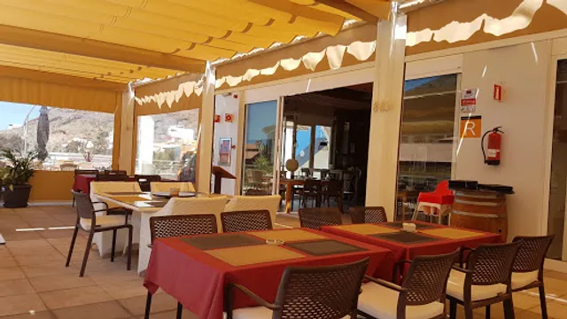 N-44 Restaurant & Cocktail Bar