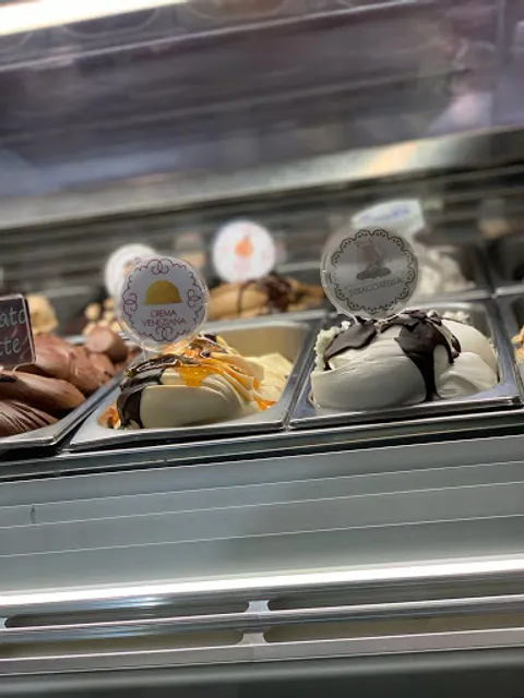 Gelateria e caffetteria vanity