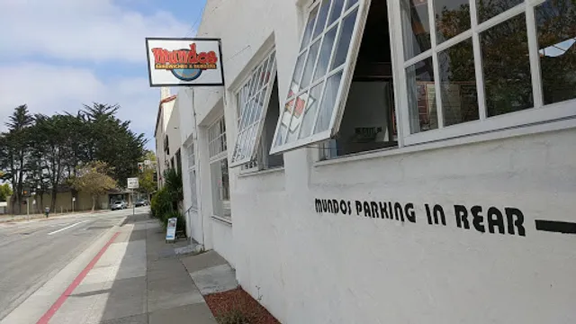 Mundos Sandwich & Burger House Webster St