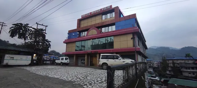 Hotel River View Inn