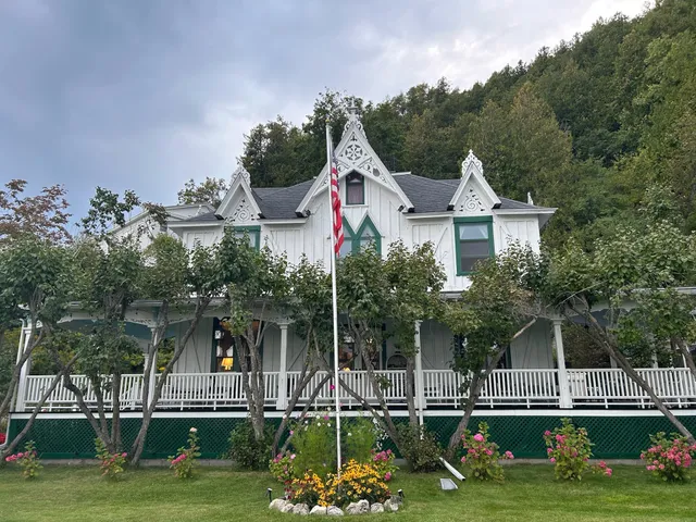 Small Point Bed & Breakfast