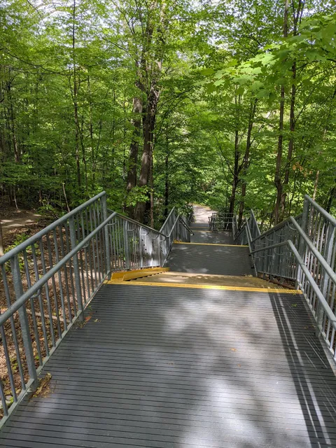 Etobicoke Creek trail - Rathburn Road Access