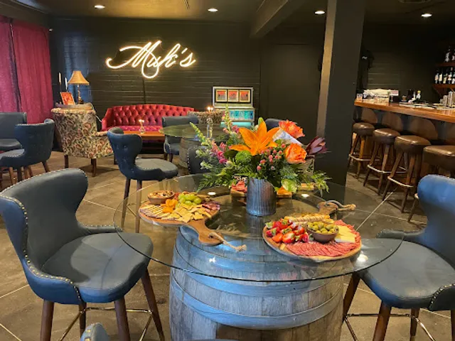 Muks Candles & Cocktails