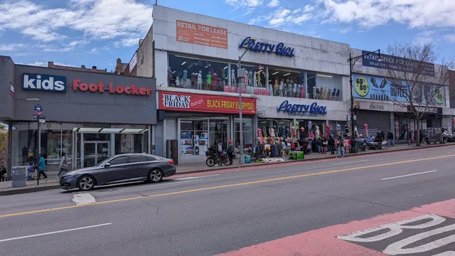 SKECHERS Warehouse Outlet