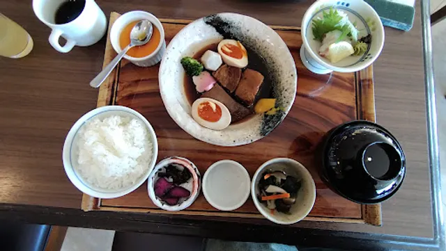 レストラン グリーンビレッジ 2階