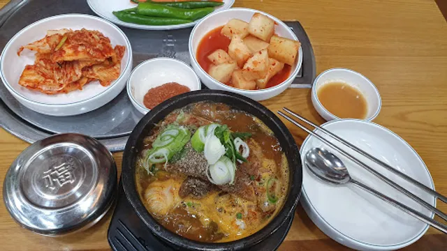 Wondang Gamja-tang(pork back-bone stew)