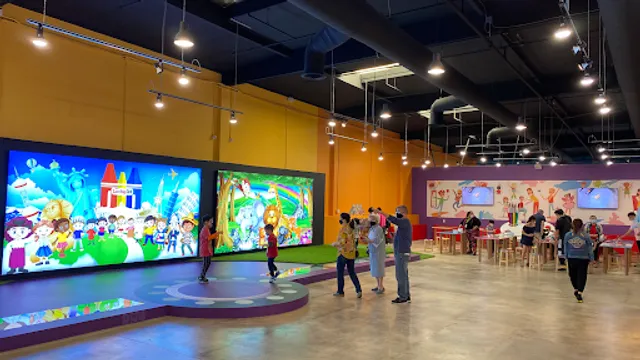 Lucky art crayonology