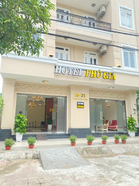 Phú Gia Hotel