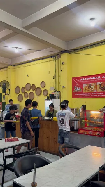 Waroeng Reborn - Ayam & Bebek Goreng Khas Surabaya