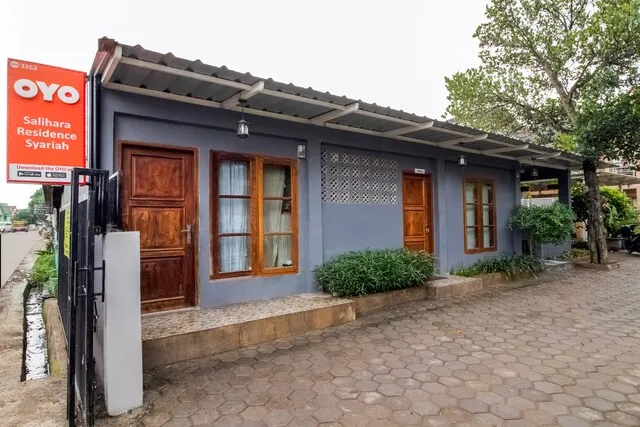 OYO 3262 Salihara Residence
