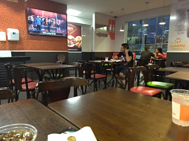 Giraffas Hélio Prates