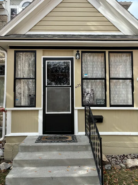 Lucy’s Montana Manor