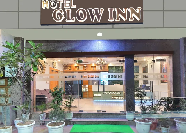Hotel Glow Inn-3 Mins Walking From NDLS