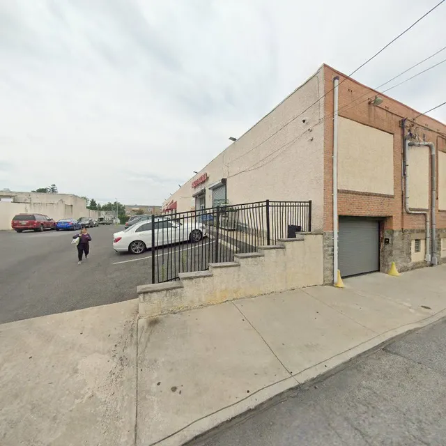 Desi Pizza Plus & Halal Foods