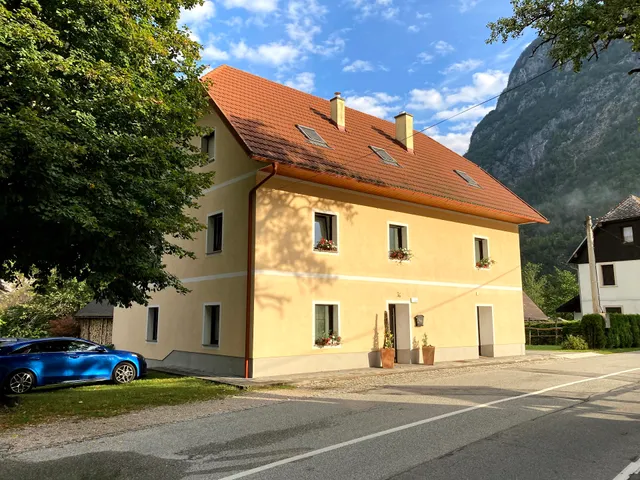 Nataša Zorč - Sobodajalka