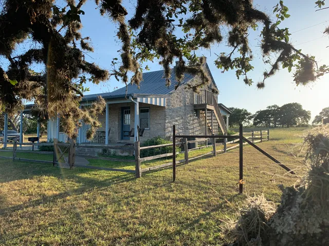 Meusebach Creek B & B