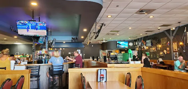 3 Friends Bar & Grill