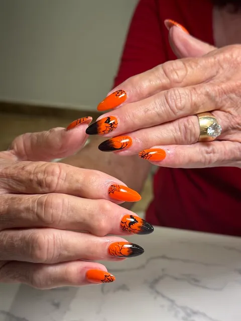 HQ Nails & Spa ( 10 % off First time customer )