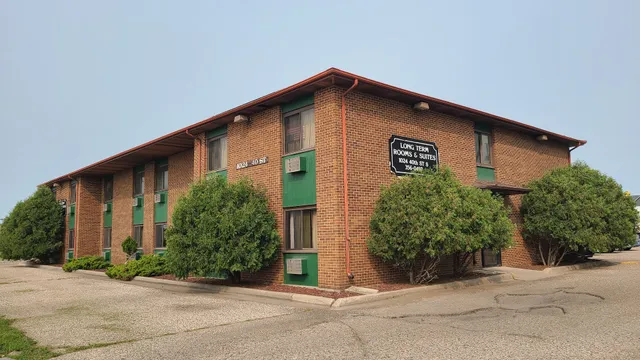 Long Term Room & Suites