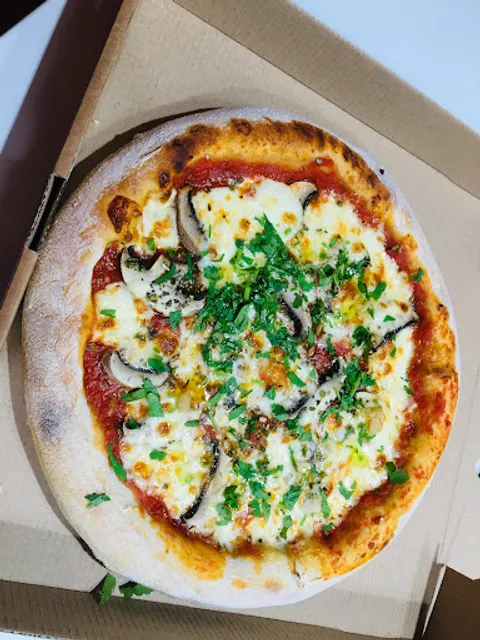 Maestro Pizzaiolo Halal (Delivery 3 Miles)