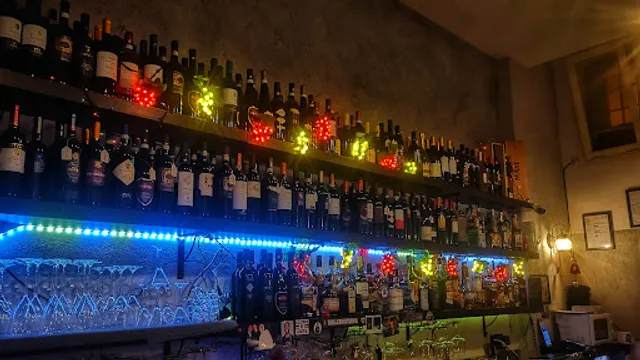 BARROOM - WINE BAR - FOOD & DRINK