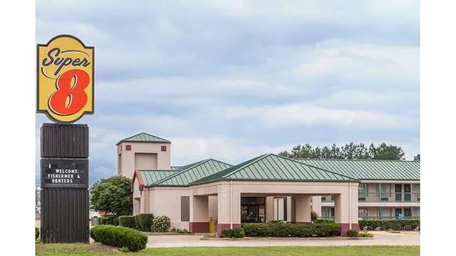 Super 8 by Wyndham Jasper TX