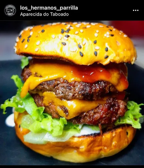 Los Hermanos Parrilla