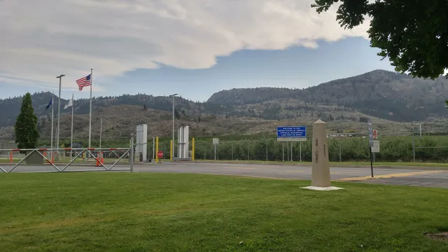 Oroville-Osoyoos Border Crossing