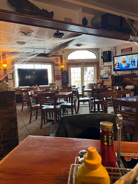 The Tracks Tavern & Grill