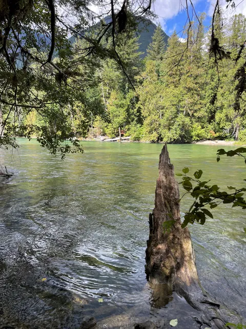 River Loop Trailhead