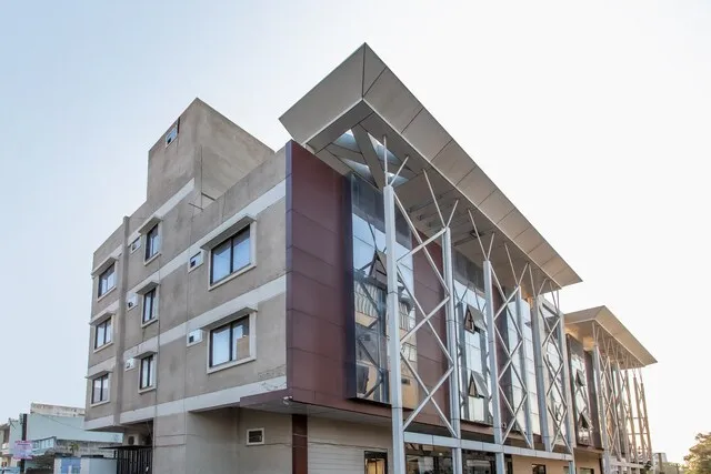 Capital O Swan Paradise