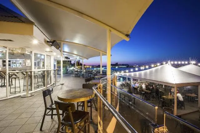 Queens Wharf Hotel