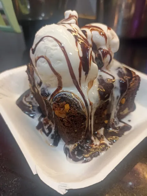 HAVMOR SCOOPS N SMILE ICE CREAM PARLOUR