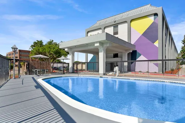 Spark by Hilton Grand Prairie