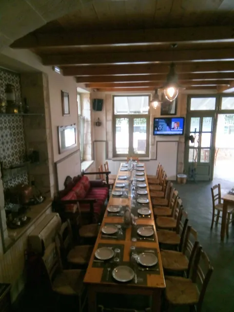 Καφενείο-Μεζεδοπωλείο Αιών