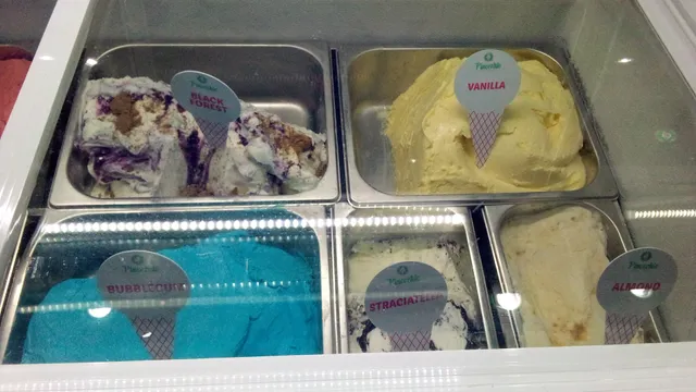 Cups and Cones, Achimota