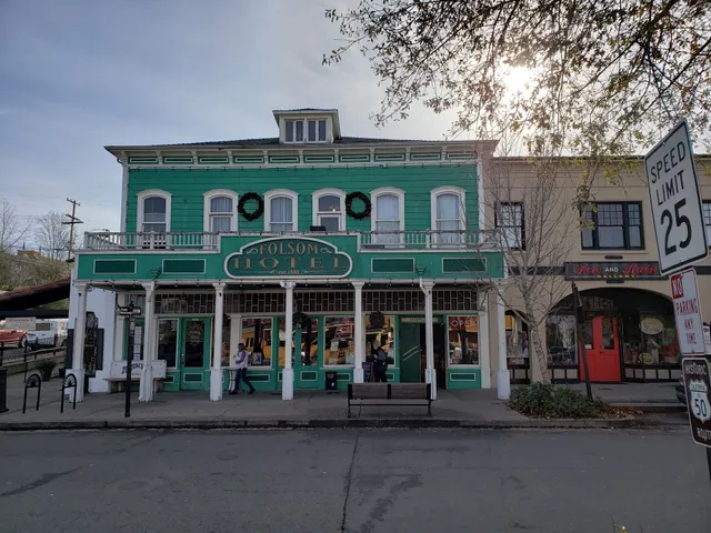 Lakes Specialty Center