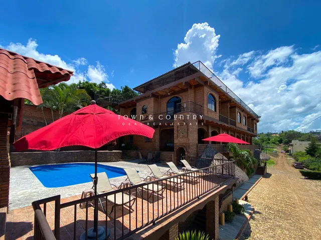 Los Compadres Resort