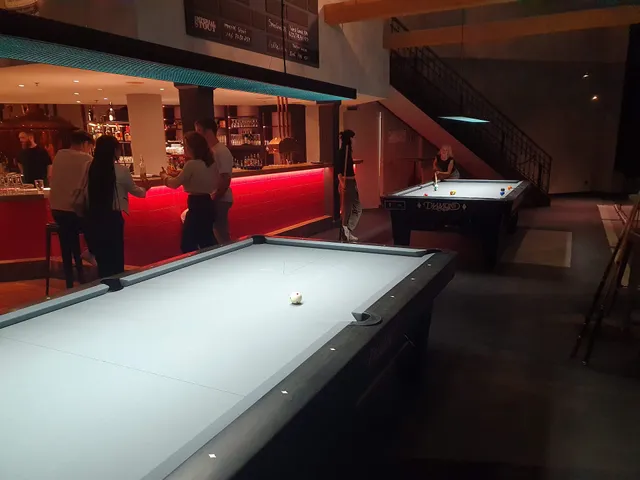 Bata Bar & Billiards am Alex