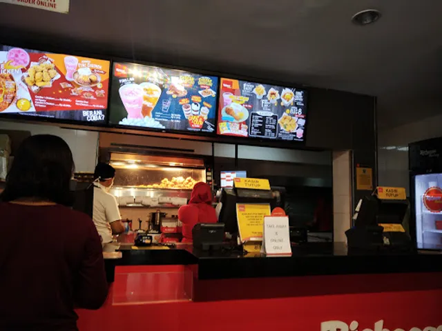 Richeese Factory Kelapa Gading