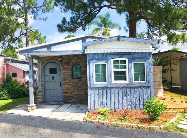 Sunseekers RV Resort