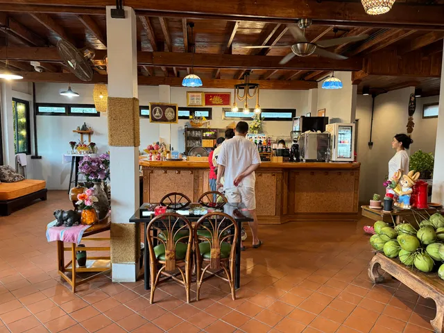 Talaythong Seafood Koh yor