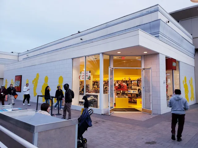 The LEGO® Store Fashion Valley