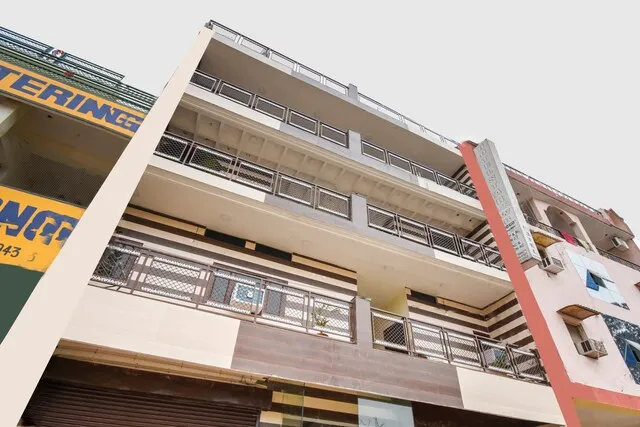 OYO 67944 Diljot Residency